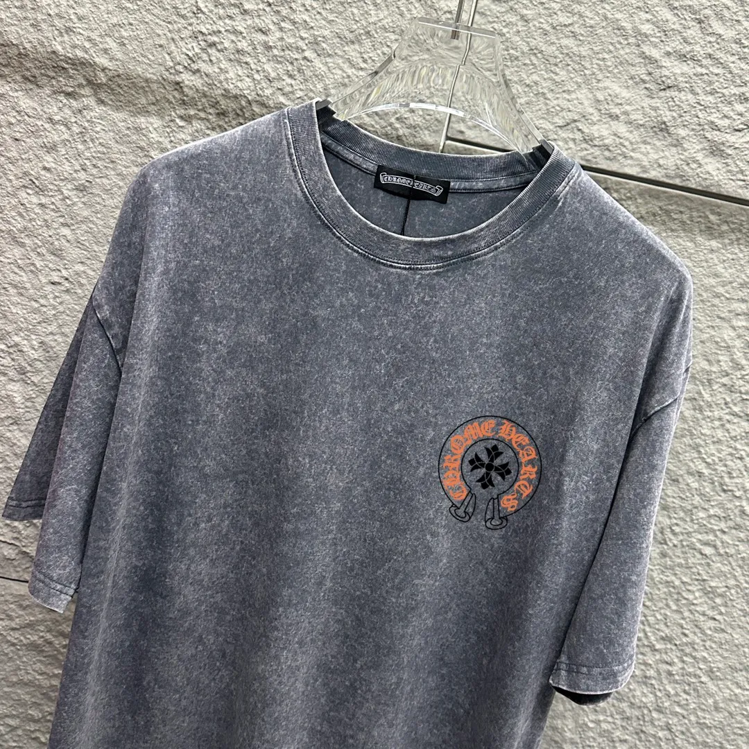 🅿️180 CH* Crow Heart* 2025 spring and summer new style Snowflake distressed washed retro round neck short sleeves Chest and front logo Horseshoe print on front and back Customized fabric Short-sleeved T-shirt Unisex Size: S M L XL XXL Color: Snowflake Black Snowflake Gray Snowflake Pink Snowflake Blue